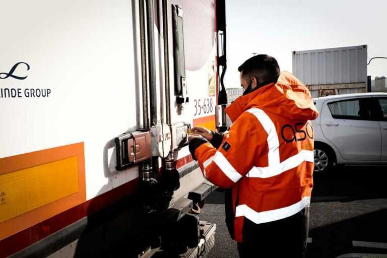 ASD Group - Calais - SIVEP - Lossen van vrachtwagens