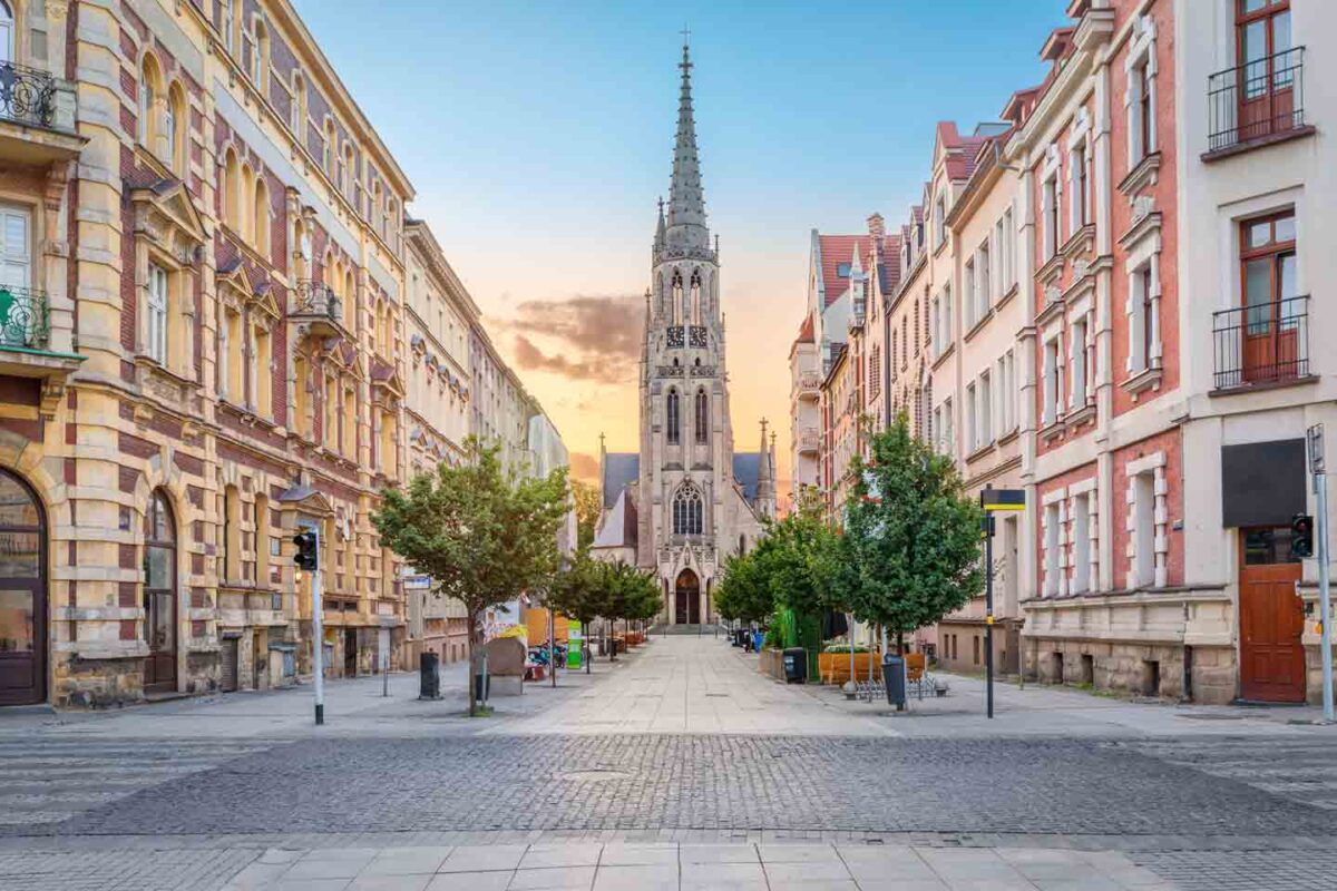Pologne : notre agence de Katowice change d’adresse